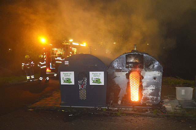 2018/268/20181231-22u32 GB 001 Zuiderakerweg containerbrand.jpg